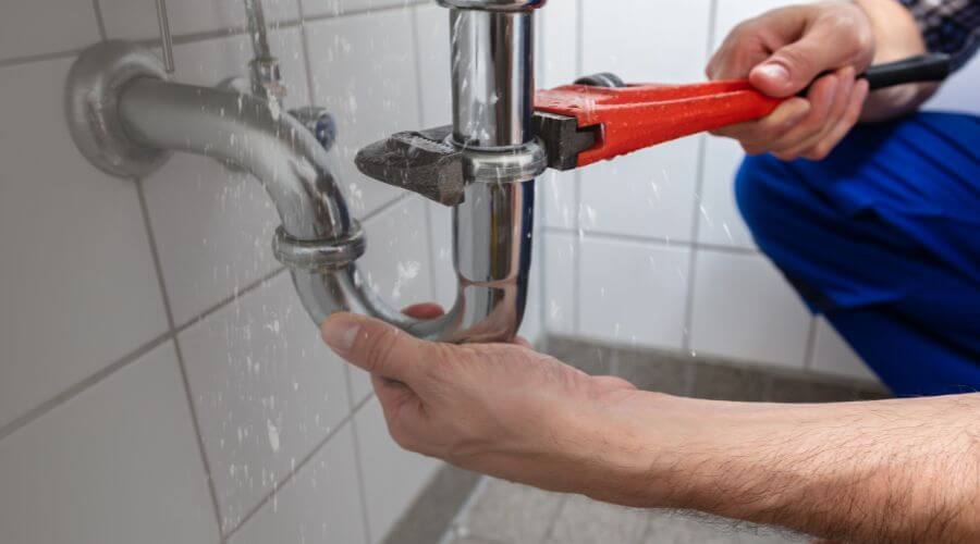 Expert burst pipe repair services in Brookport, IL